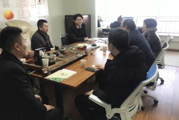 陪同政府園區(qū)對接考察食品飲料加工投資選址項(xiàng)目，將進(jìn)一步推進(jìn)項(xiàng)目落地